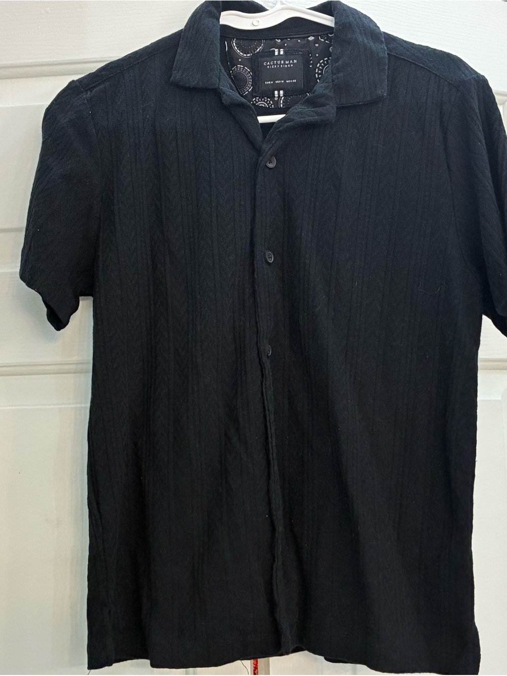 Men's Black Short-Sleeve Casual Button-Down Shirt